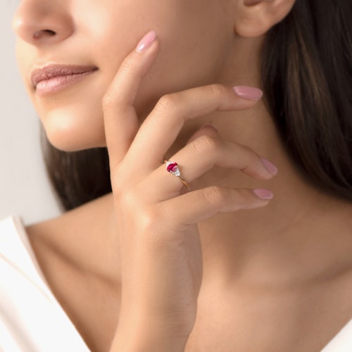 Pierścionek zaręczynowy SAVICKI: złoty, rubin, diamenty